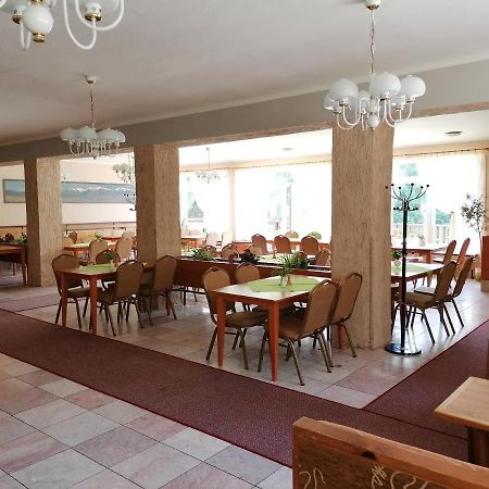 Bungalovy Pri Hoteli Spojar Žiar 外观 照片