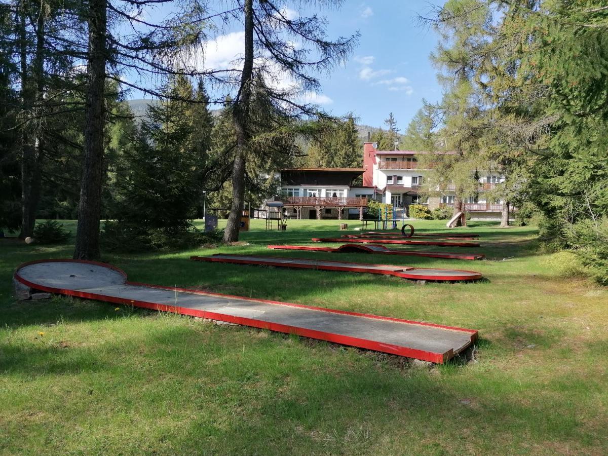 Bungalovy Pri Hoteli Spojar Žiar 外观 照片